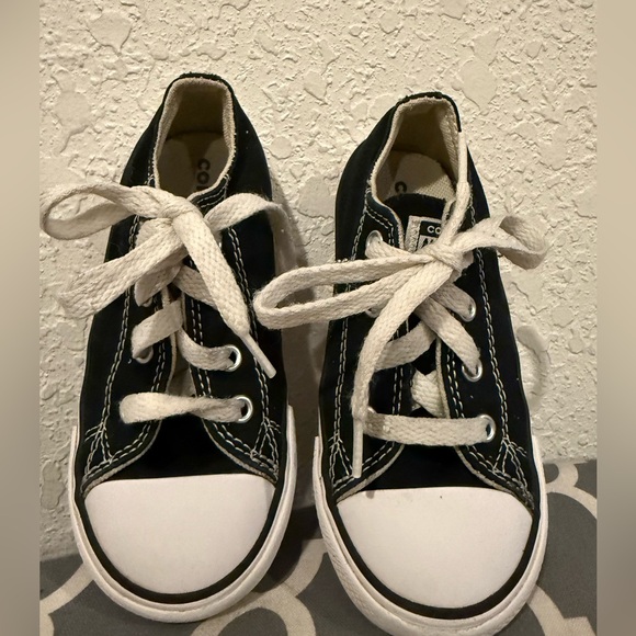 Converse Kids Chuck Taylor All Star Classic, Black, Size 8 - Picture 1 of 4